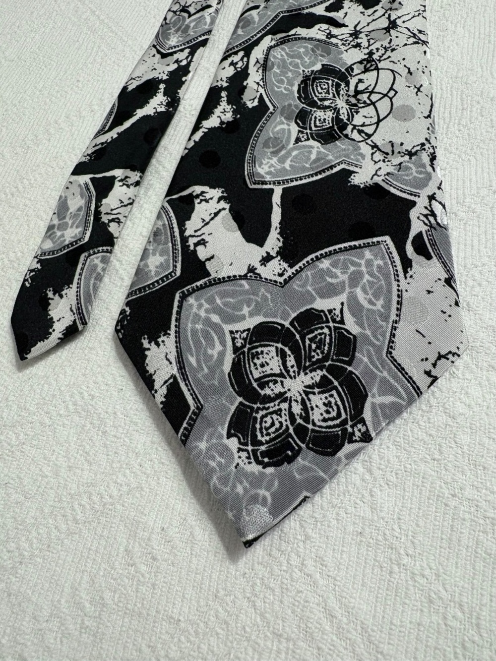 VTG Mercedes High Fashion Wide Tie Handmade Abstract Grey Black 70s Retro